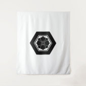 甲殻に剣・花角 タペストリー (正面)