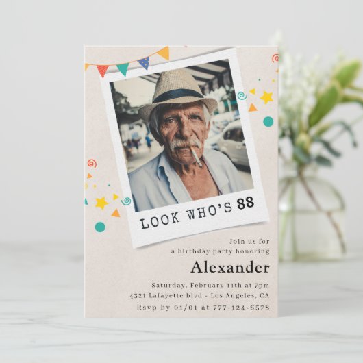 男おもしろい子88歳の誕生日招待状おもしろい写真 招待状 (スタンド正面)