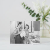 男と女が料理をする|過去記事 ポストカード (スタンド正面)