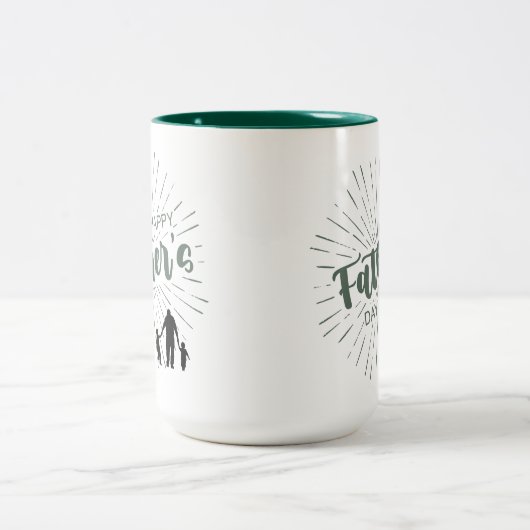 男と2人の子どもと幸せな父の日 ツートーンマグカップ (中央)