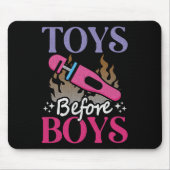 男のおもしろい子の前の大人のユーモアことわざおもちゃ マウスパッド (正面)