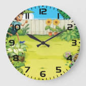 男のよくはしゃぐ子の走が緑豊かな裏庭に ラージ壁時計 (正面)