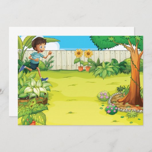 男のよくはしゃぐ子の走が緑豊かな裏庭に 招待状 (正面/裏面)