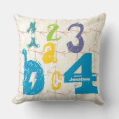 男のパーソナライズされた子の部屋クロス矢印ABC 1234 クッション (正面)