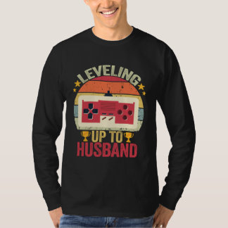 男のレベルアップ ハズバンド バチェラーパーティー ゲーマーE Tシャツ
