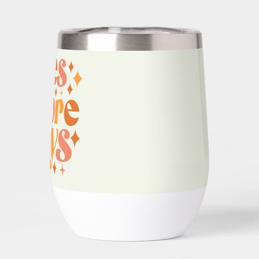 男の前のパイ (背面)