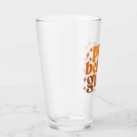 男の前のパイ タンブラーグラス (右)