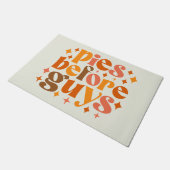 男の前のパイ ドアマット (アングル)