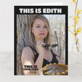 男の友人のための熱い金髪の女の子の誕生日カード カード (黄色い花)