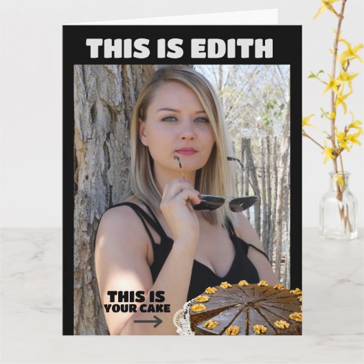 男の友人のための熱い金髪の女の子の誕生日カード カード (黄色い花)