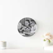 男の子および女の子の観覧の地球 ラウンド壁時計 (ホーム)