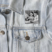 男の子および女の子の観覧の地球 缶バッジ (インサイチュ)