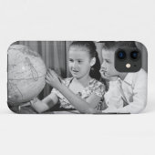 男の子および女の子の観覧の地球 Case-Mate iPhoneケース (裏面(横))