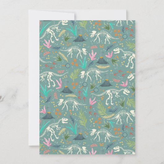 男の子かわいい恐竜が化石の子供を掘る6誕生日 招待状 (裏面)