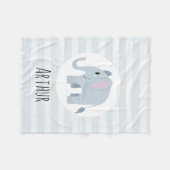 男の子かわいい青い象と名前の子供たちパーソナライズされた フリースブランケット (正面(横))