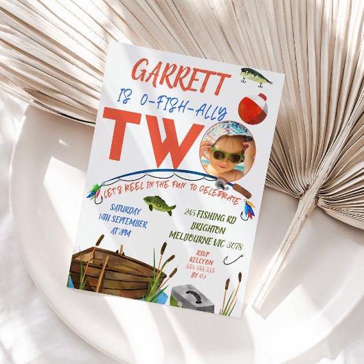 男の子がおもしろいでリール通常2歳の誕生日 招待状