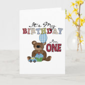 男の子が1歳の誕生日Tシャツと贈り物を贈る カード (黄色い花)