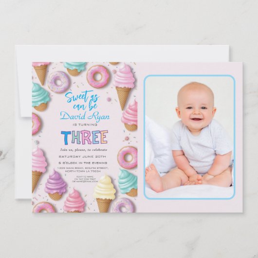 男の子が3歳の誕生日を迎える甘さ 招待状 (正面)