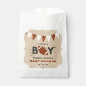 男の子だ！サッカーをテーマにした共同ベビーシャワー フェイバーバッグ (正面)