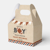 男の子だ！サッカーをテーマにした共同ベビーシャワー フェイバーボックス (正面サイド)