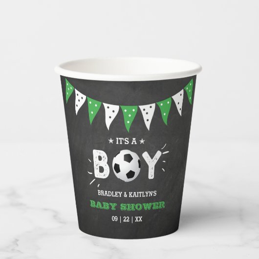 男の子だ!サッカーをテーマにした共同ベビーシャワー 紙コップ (正面)