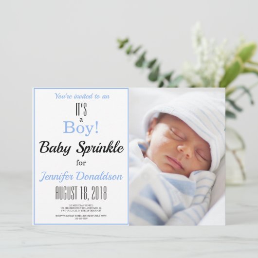 男の子だ！ブルーベビー散水フォト招待状 招待状 (スタンド正面)