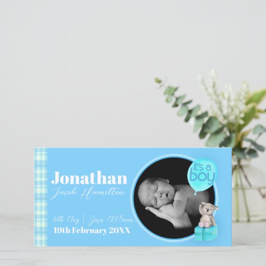 「男の子だ」生まれたばかりのベビー告知カード 案内状 (スタンド正面)