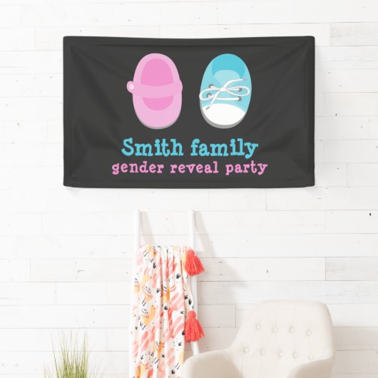 男の子と女の子のベビーシューズの性別が明らかになる 横断幕 (インサイチュ)