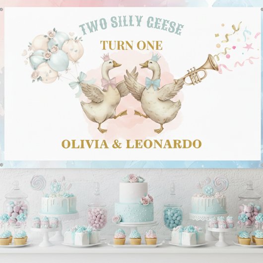 男の子と女の子の双子の誕生日おめでとう ツーシリースシギ 横断幕