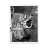 男の子と女の子，コンピュータデートすること,ヴィンテージスタイル マグネット (縦)