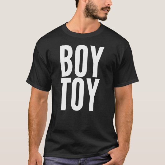 男の子のおもちゃのタイポグラフィのTシャツ Tシャツ (正面)