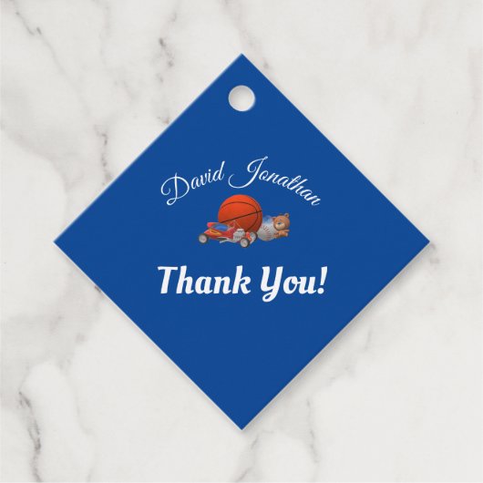 男の子のおもちゃをテーマにした赤ちゃんシャワー フェイバータグ (正面)