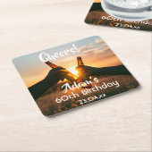 男の子のための60歳の誕生日パーティー応援ビール スクエアペーパーコースター (アングル)