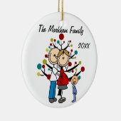 男の子のカスタムな休日のオーナメントが付いている予期しているカップル セラミックオーナメント (右)