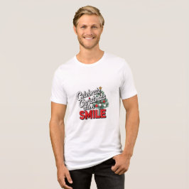 男の子のクリスマスを笑顔でお祝い トライブレンドTシャツ