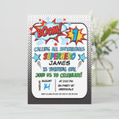 男の子のスーパーヒーローの第1誕生日の招待状 招待状 (スタンド正面)