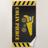 男の子のダンプトラックのパーソナライズなビーチタオル ビーチタオル (正面)