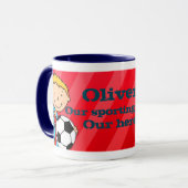 男の子のフットボールのサッカーの英雄のマグの赤 マグカップ (正面左)