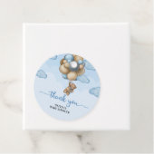 男の子のベビーは青い茶色のバルーン赤ちゃんシャワーを持つ フェイバータグ (インサイチュ)