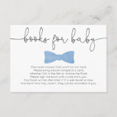 男の子のベビーシャワーの青いちょうネクタイはベビーのために予約します エンクロージャーカード (正面)