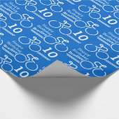 男の子の一流の年齢のサイクリストの青の第10誕生日の覆い ラッピングペーパー (角)