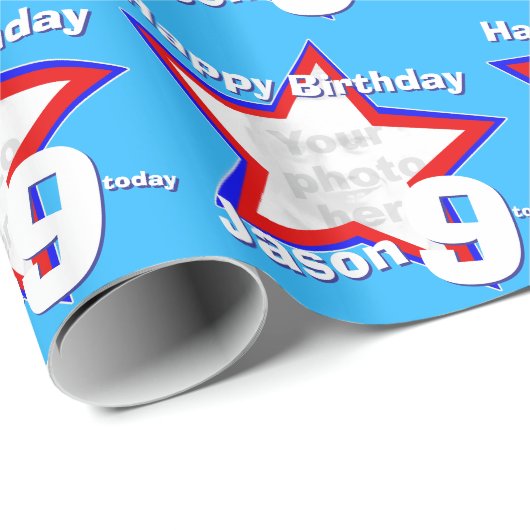 男の子の一流の年齢はあなたの写真の星パターンを加えます ラッピングペーパー (ロールコーナー)