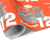 男の子の一流の年齢12の列車の気違いの赤い灰色の誕生日 ラッピングペーパー (ロールコーナー)