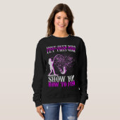 男の子の上に移動この女の子に魚の方法を見せさせる スウェットシャツ (正面フル)