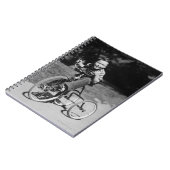 男の子の乗馬の三輪車 ノートブック (左側)