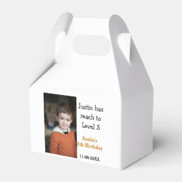 男の子の写真の名前の日付で5歳の誕生日ゲモダンーム フェイバーボックス