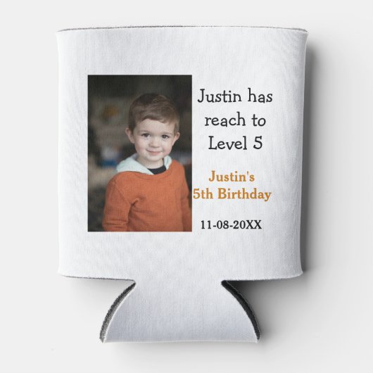 男の子の写真の名前の日付で5歳の誕生日ゲモダンーム 缶クーラー (正面)