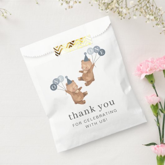 男の子の双子 – クマパーティー帽子 – 1歳の誕生日 フェイバーバッグ (封をした状態)