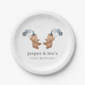 男の子の双子 – クマパーティー帽子 – 1歳の誕生日 ペーパープレート (正面)