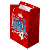 男の子の名前の年齢の電車ロコレッドブルー4歳の誕生日 ミディアムペーパーバッグ (裏面アングル)